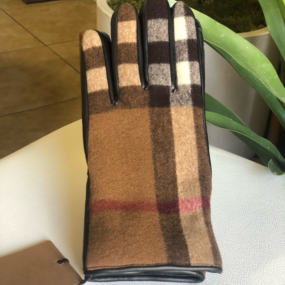 BURBERRY Gabriel Check Icon Stripe Gloves Size 8.5(M). ASKING PRICE IS FIRM!!!! - Picture 8 of 11